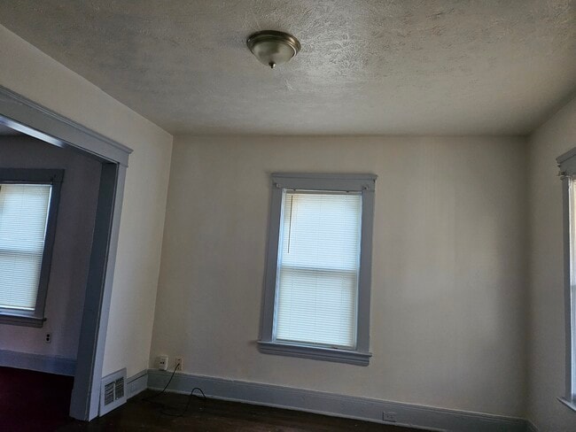 Building Photo - 15448 Calcutta Ave