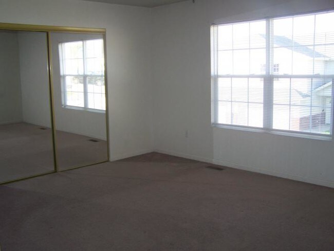 Building Photo - 107 Hickory Ridge Dr