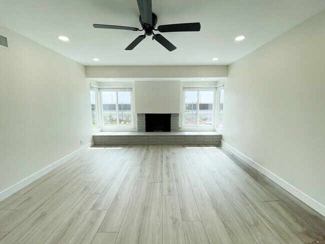Foto del edificio - 3 bedroom 2 bath home in desired neighborhood