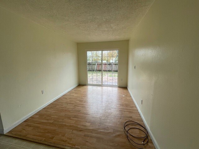 Foto del edificio - 3960 Llano Rd