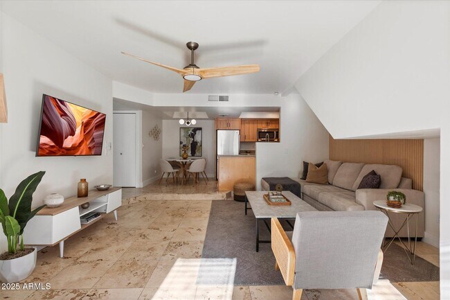 Foto del edificio - 1820 E Morten Ave