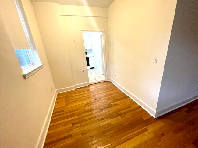 Building Photo - 77 Kilsyth Rd