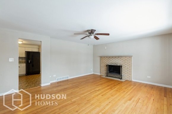 Building Photo - NOW AVAILABLE! -10 CONCORD DR, SOUTH ELGIN...