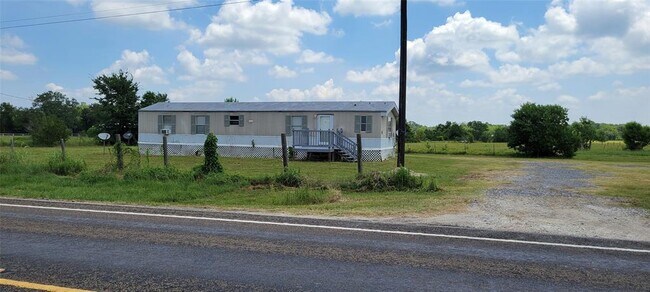 Building Photo - 860 Fm 247 Rd