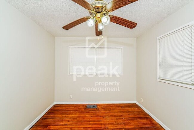 Building Photo - $1200! Beautiful 3 Bed/ 1 Bath home in Birmingham! Ready Now!