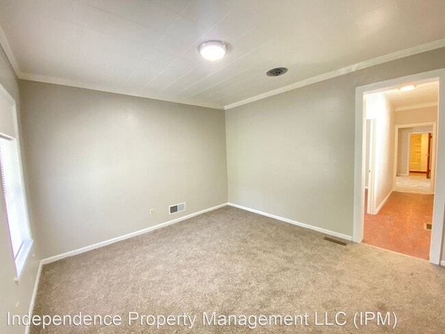 Building Photo - 2 br, 1 bath House - 527 Dakota St.