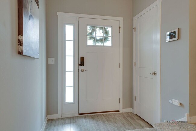Building Photo - 353 Hoffmann Dr