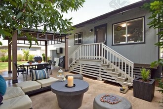 Building Photo - 99-051 Kinoole Pl