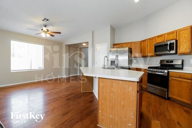 Building Photo - 14828 W Riviera Dr
