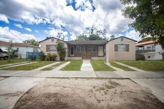 Building Photo - 5860 SW 9th St