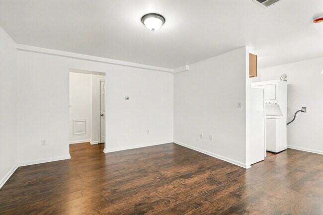 Foto del edificio - 506 Eastern Ave NE