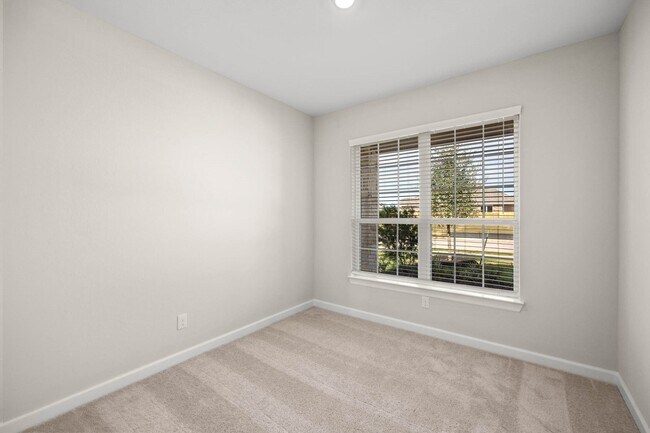 Foto del edificio - 3033 Sorrento Hl Dr