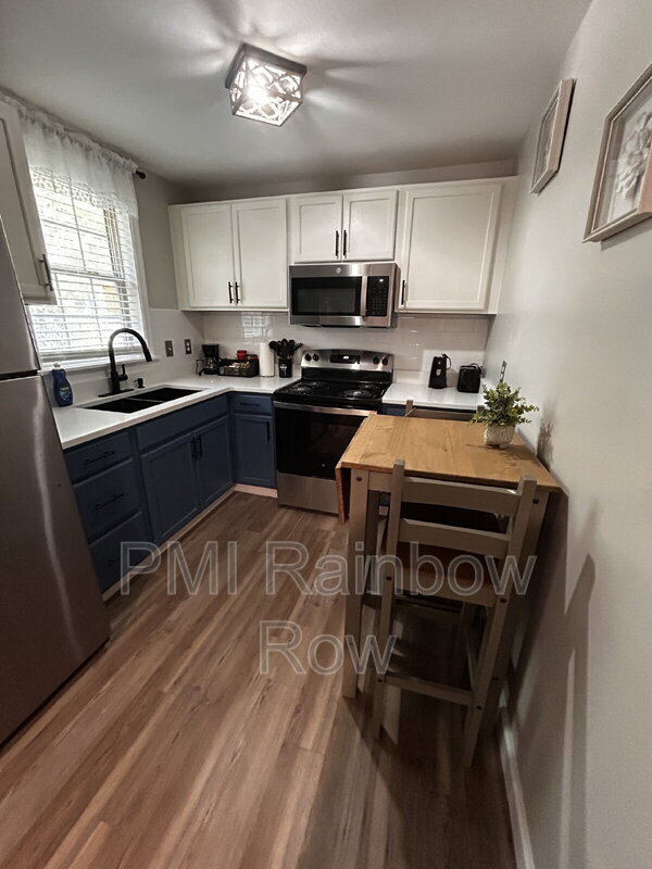 Photo - 144 Williman Street Apartment