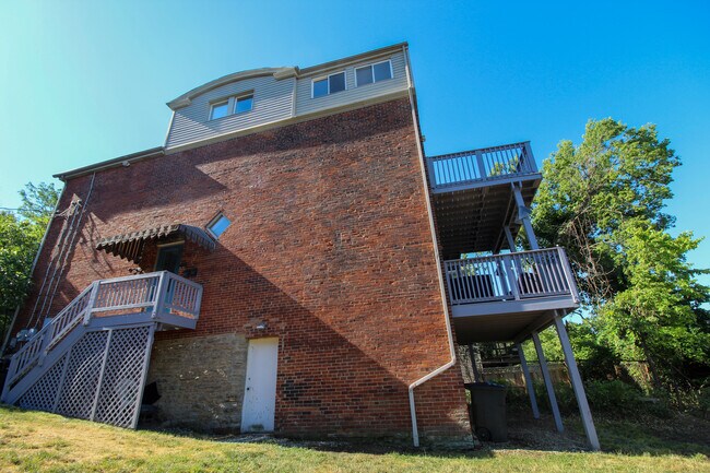 Decks - 2127 Deerfield Pl