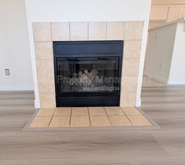 Foto del edificio - 24724 Ambervalley Ave