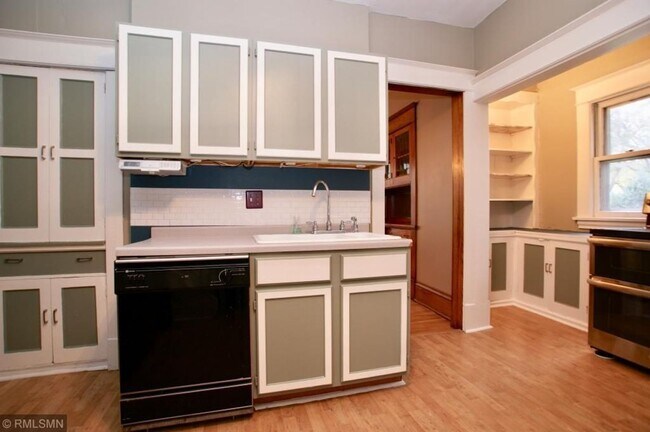 Foto del edificio - June 2026 ~ Cute 4 bedroom house. Spacious...