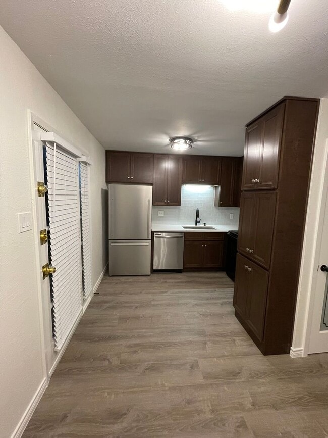 Building Photo - Charming 2BR Condo in Dallas