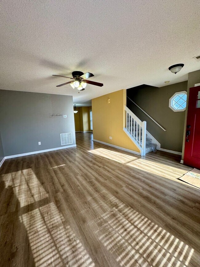 Foto del edificio - Townhouse for Rent in Liberty Square