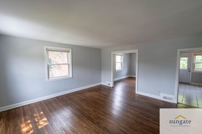 Foto del edificio - 831 N Chapel Gate Ln