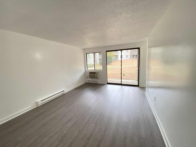 Building Photo - 7 Padanaram Rd