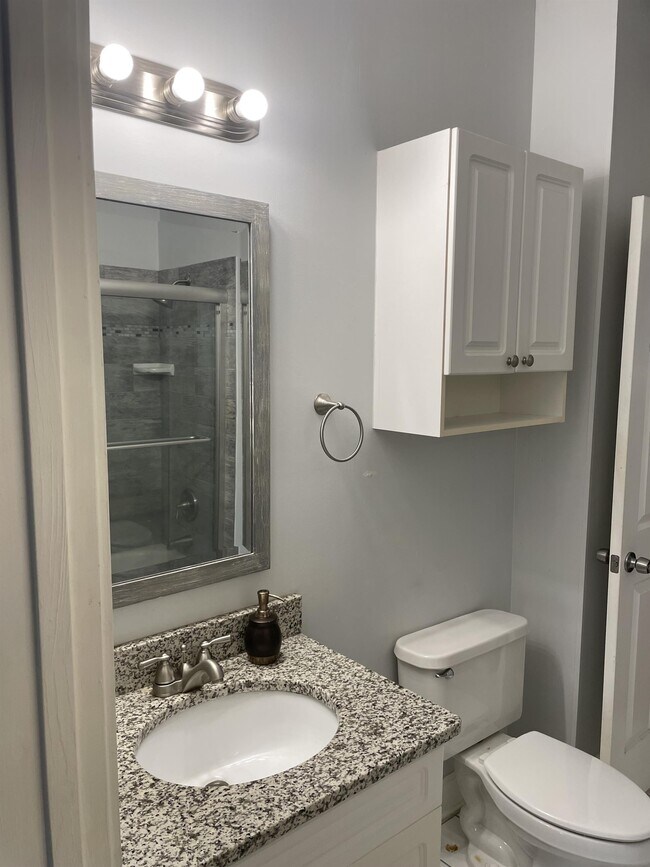Foto del edificio - 4811 Orchid Way