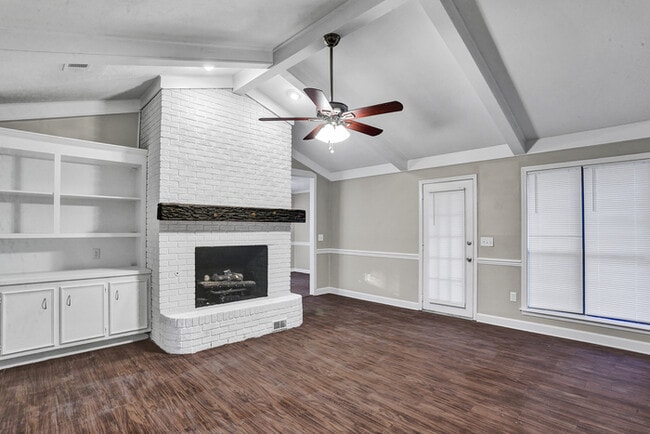Building Photo - 128 Dogwood Cir