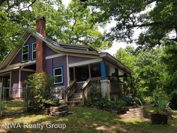Primary Photo - 3 br, 2 bath House - 700 E. Spruce Street