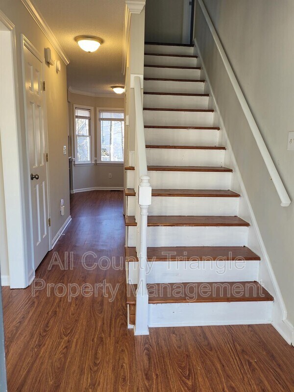 Building Photo - 203 Wood Hollow Dr