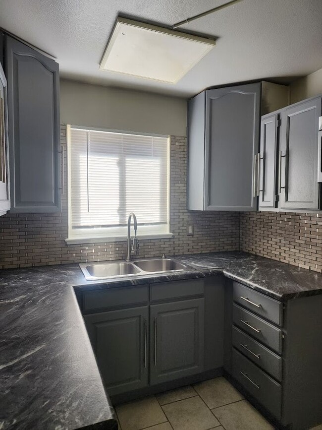 Building Photo - 5203 E Thrill Pl