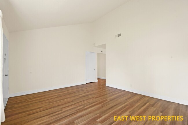 Foto del edificio - 5012 Greencap Ave