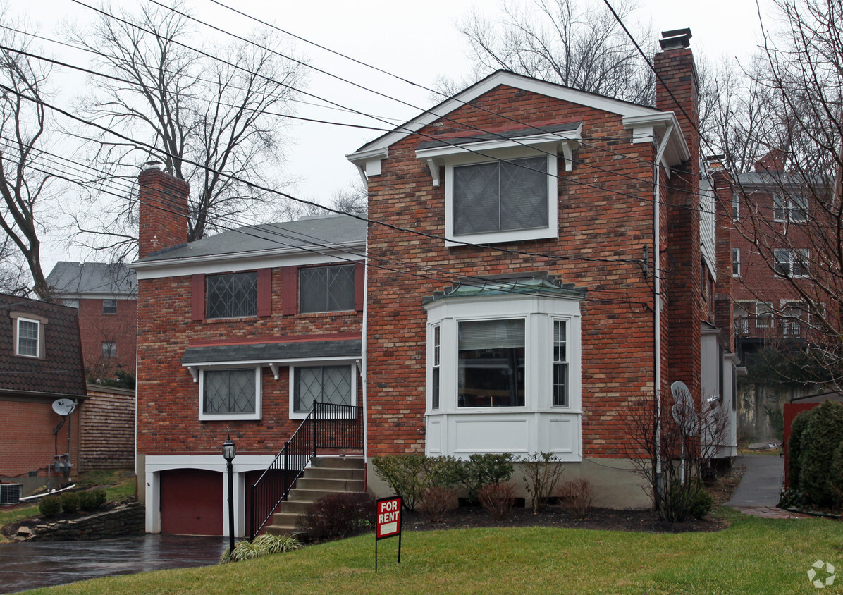 Building Photo - 844 Van Dyke Ave