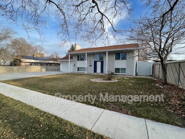 Photo - 310 E 6240 S House