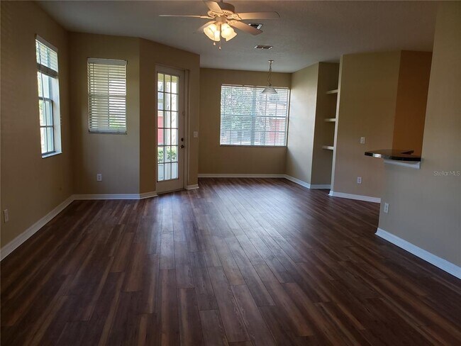 Foto del edificio - 3658 Oakdale Cir
