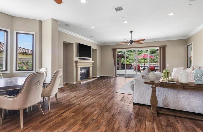 Foto del edificio - Luxury Tuscan-Style 6 bed 6 bath Home for Lease in the Masters at Moorpark Country Club Estates