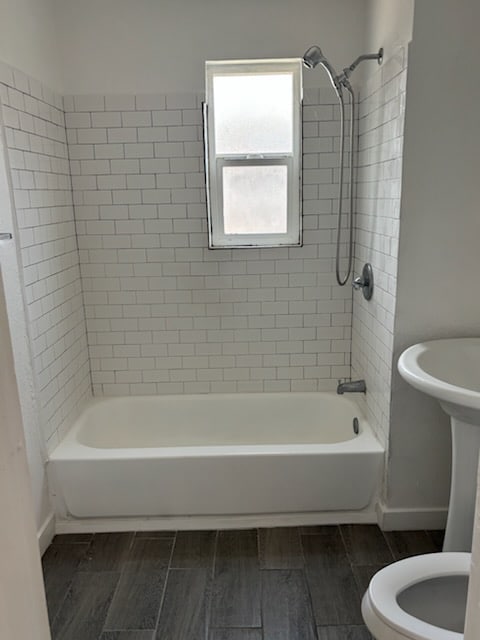 Foto del edificio - 965 W 42nd Pl