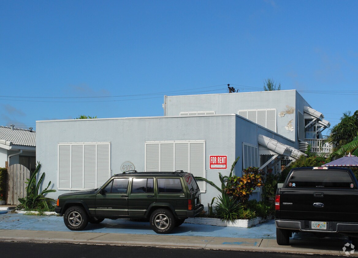 Primary Photo - 4305 Bougainvilla Dr