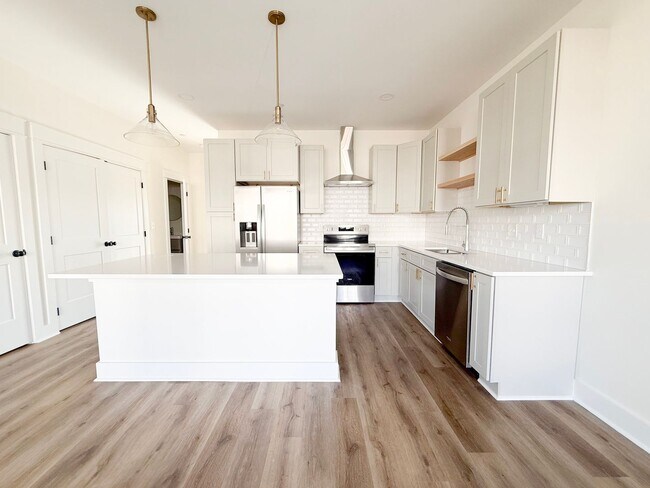 Foto del edificio - Luxury 3-Bedroom Townhome with Flex Room at Highbury + Summer Special