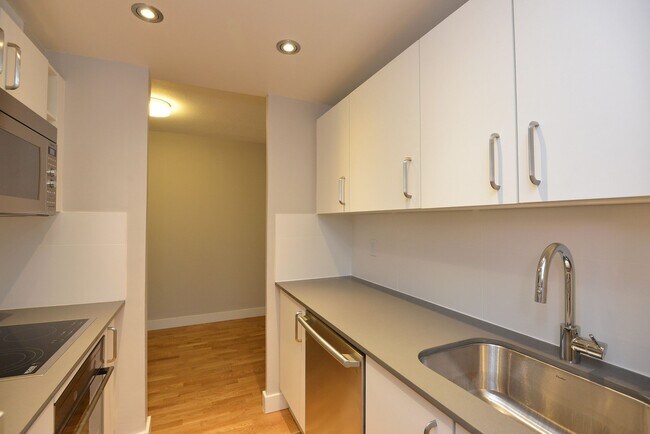 Photo du bâtiment - 407-230 Oak St