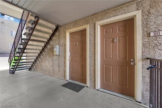 Building Photo - 5295 Indian River Dr