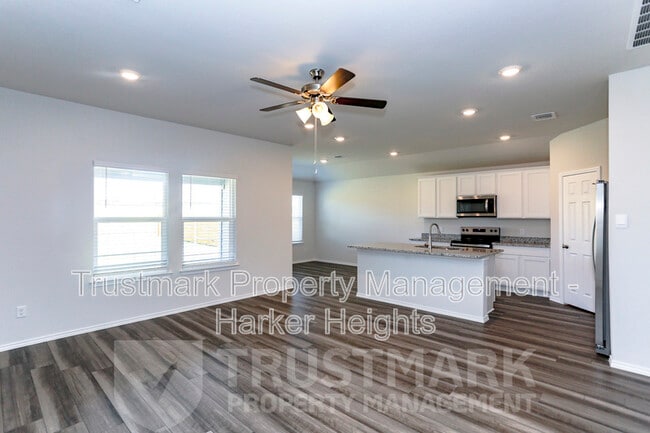 Building Photo - 1003 Cedar Trl