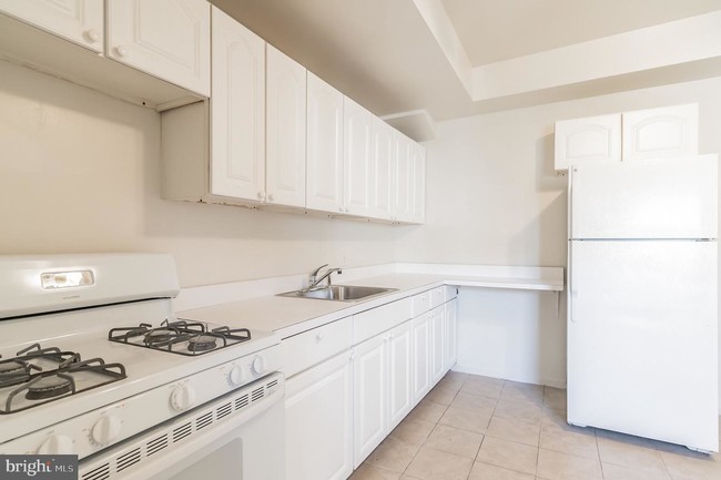 Building Photo - 1333 6th St NW