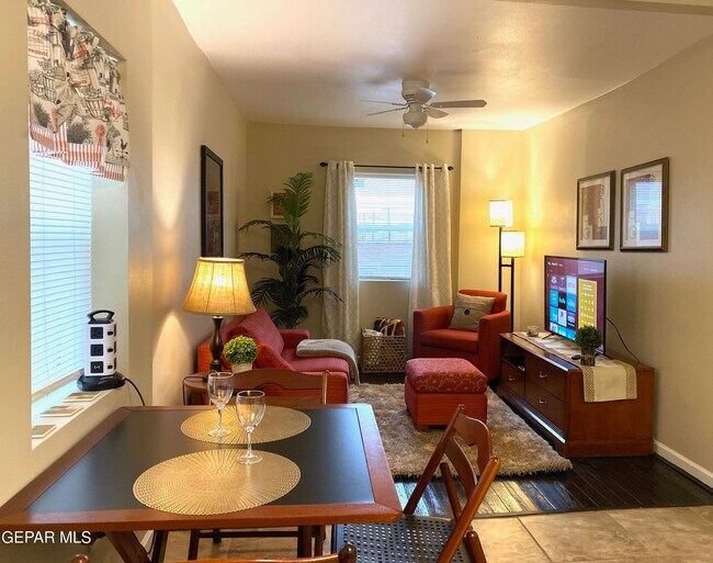 Foto del edificio - 815 E 3rd Ave