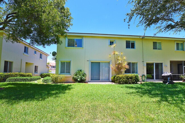 Foto del edificio - 3021 N Evergreen Cir