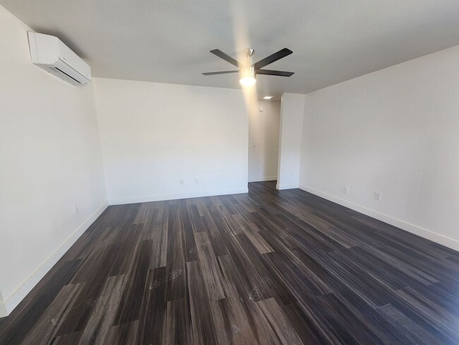 Foto del edificio - Newly Remodeled Two Bedroom Two Bath Home ...