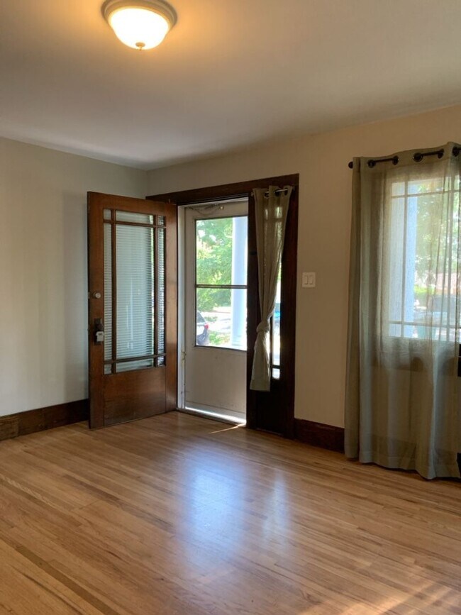 Foto del edificio - STUDENTS WELCOME! Adorable Single-Family Home in Historic Old Town