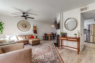 Building Photo - 2606 Custer Pkwy