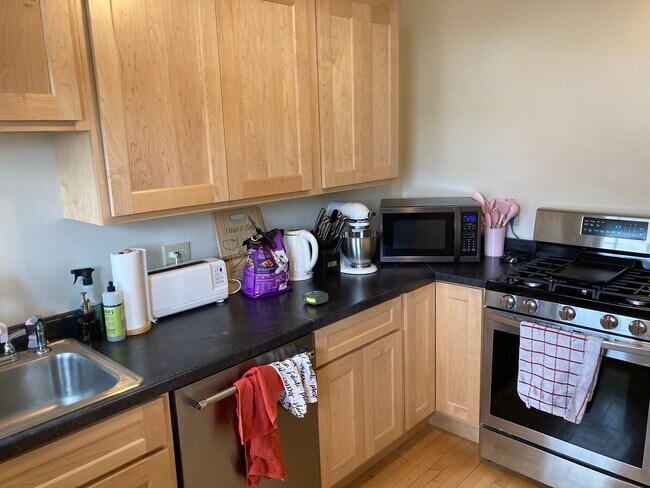 Foto del edificio - 4618 N Sacramento Ave