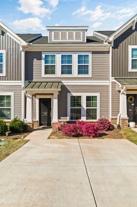 Foto del edificio - 193 Northwood St