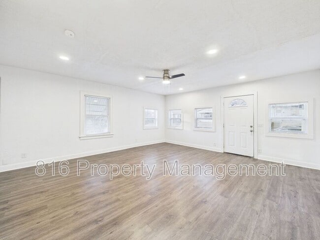 Foto del edificio - 1513 Rowland Ave