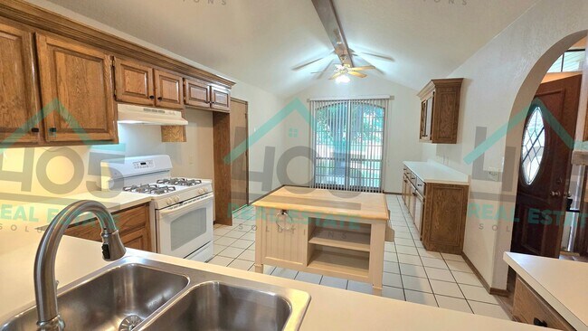 Building Photo - 3 Bed CA Schools